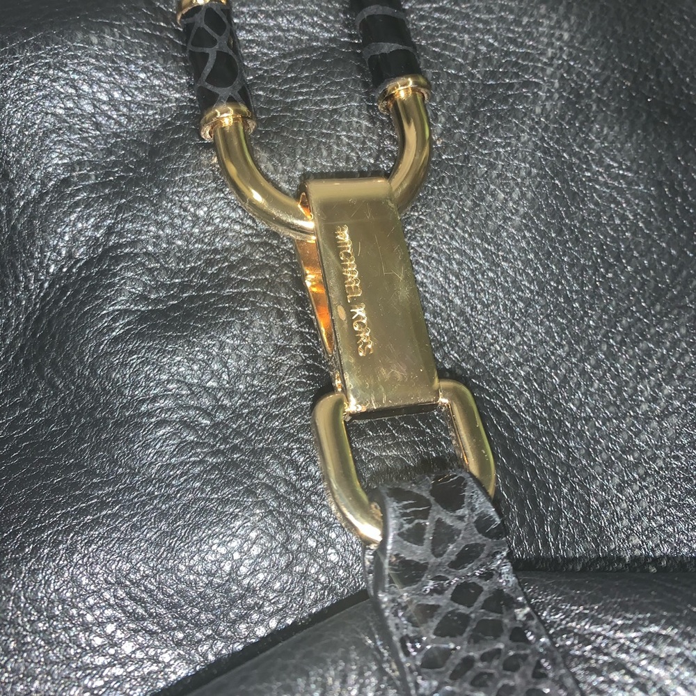 Michael Kors purse - Picture 2 of 5